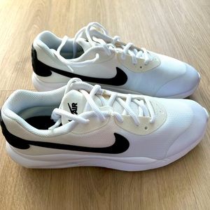 Brand New Nike Air Max Oketo GS Size 7Y UK 6 White Sneakers
